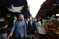 [포토] 대구 서문시장 방문한 홍준표 예비후보