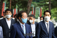 [포토] 국채보상공원 찾은 홍준표 국민의힘 대선 예비후보