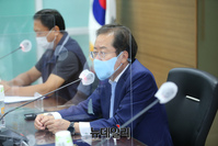 [포토] 한국노총 대구본부 방문한 홍준표 대선 예비후보