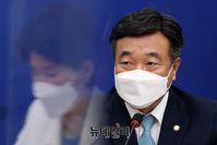 [포토] 발언하는 윤호중 더불어민주당 원내대표