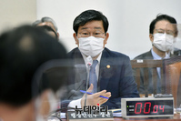 [포토] 답변하는 전해철 행정안전부 장관