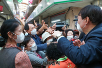 [포토] 경북 안동신시장 찾은 윤석열 예비후보