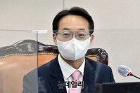 [포토] 인사말 하는 조해진 신임 국회 교육위원회 위원장