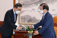 [포토] 박병석 국회의장 찾은 이낙연 대선 예비후보