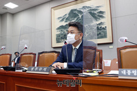 [포토] 국회 출석한 이철희 청와대 정무수석