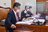 [포토] 의사진행 하는 이헌승 국토교통위원장