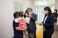 [포토] 광주 미혼모자시설 방문한 이재명 후보 내외