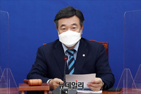 [포토] 발언하는 윤호중 더불어민주당 원내대표