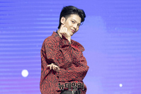 [포토] 니크 후미야 "팬들에게 사랑을 드려요"