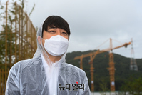 [포토] 대장동 개발 공사현장 둘러보는 이준석 대표