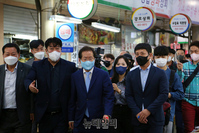 [포토] 경북 안동중앙시장 찾은 홍준표