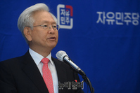 [포토] '한반도평화법' 철회 촉구 기자회견서 발언하는 고영주 공동의장