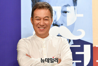 [포토] 김갑수 "친근한 아버지로 돌아왔어요"