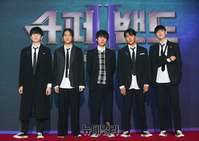 [포토] 더 웨일즈 "'슈퍼밴드2' 최종 우승자 기대하세요"