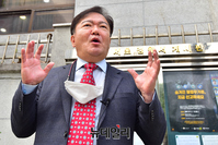 [포토] 경찰 소환조사 전 기자회견 갖는 민경욱