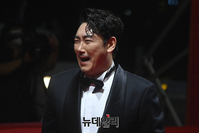 [포토] 조진웅 "'부산국제영화제' 너무 즐거워요"