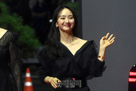 [포토] BIFF 레드카펫서 빛나는 원진아