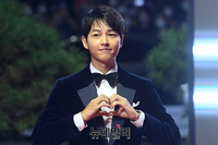 [포토] 송중기 "'부산국제영화제'서 MC 맡았어요"