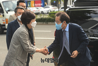 [포토] 울산 남구을 당원 만난 홍준표 예비후보