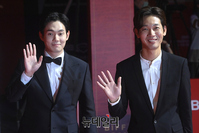 [포토] 류경수-김도윤 "부산국제영화제 매력에 빠져보세요"