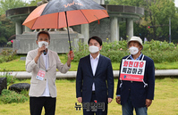 [포토] 안철수, 비상시국연대 대장동 특검 촉구 기자회견장 방문