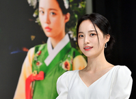 [포토] 배윤경 "드라마 '연모'로 만나요"