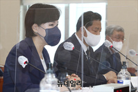 [포토] 의원들의 질문에 답하는 전현희 국민권익위원장