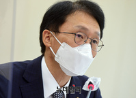 [포토] 답변하는 임재현 관세청장