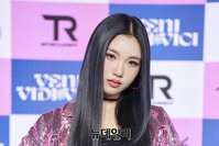 [포토] 소은 "신곡 '우주로' 많이 찾아주세요"