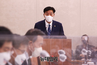 [포토] 업무보고 하는 김홍희 해양경찰청장