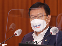 [포토] 국정감사 참석한 정점식 국민의힘 의원