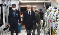 [포토] 故 이완구 전 총리 빈소 찾은 홍성열 마리오아울렛 회장