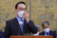 [포토] 업무보고 하는 이석형 언론중재위원회 위원장