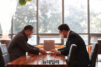 [포토] 조환길 천주교 대구대교구장 대주교 예방하는 윤석열