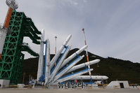 [포토] 누리호 기립, 발사 준비 완료...21일 우주로 출발