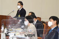 [포토] 국회 불려나온 강한승 쿠팡 대표이사