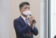 [포토] 의원들의 질문에 답하는 김범수 카카오 의장