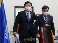 [포토] 입장하는 송영길·윤호중