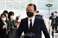 [포토] 빈소로 들어서는 6공의 황태자 박철언 전 의원