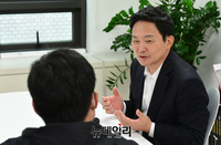 [포토] 인터뷰 갖는 대장동 1타 강사 원희룡 예비후보