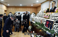 [포토] 노태우 전 대통령 빈소 찾은 이재명 후보