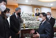 [포토] 노태우 전 대통령 빈소 찾은 유영민 청와대 비서실장