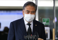 [포토] 노 전 대통령 조문 마친 박진 의원