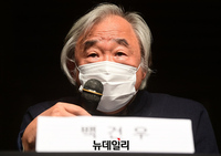 [포토] PD수첩 정정보도청구 기자회견 연 피아니스트 백건우