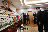 [포토] 조문하는 신동빈 롯데그룹 회장
