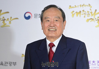 [포토] 대중문화예술상, 입장하는 배우 박인환