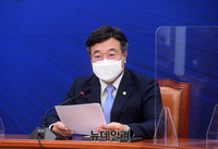 [포토] 최고위 참석한 윤호중 민주당 원내대표