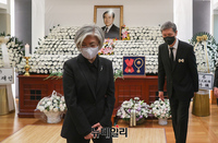 [포토] 노태우 전 대통령 빈소 찾은 강경화