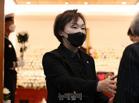 [포토] 빈소 조문하는 한무경 의원