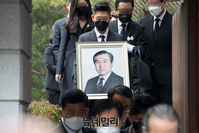 [포토] 영결식장 향하는 노태우 전 대통령 영정